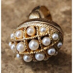Rare Vintage Avon Adjustable Ring, Pearls..Gold Tone